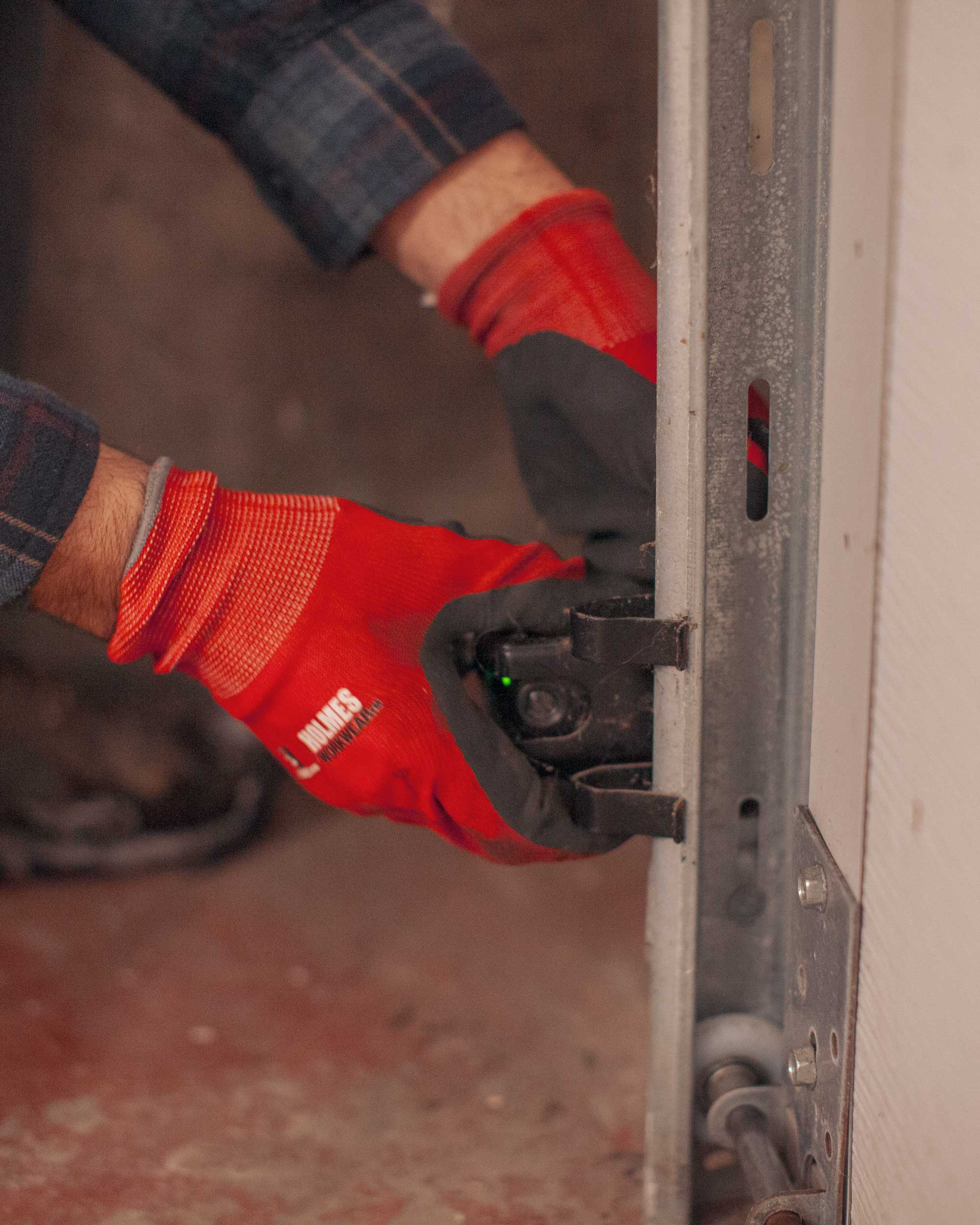 Reparing sensors of a garage door